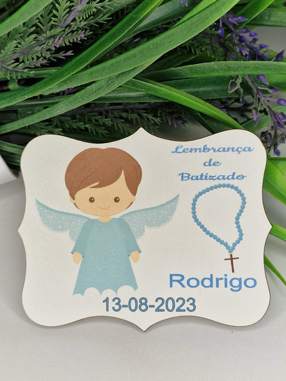 Lembrança de batizado personalizada com anjo azul, nome e data