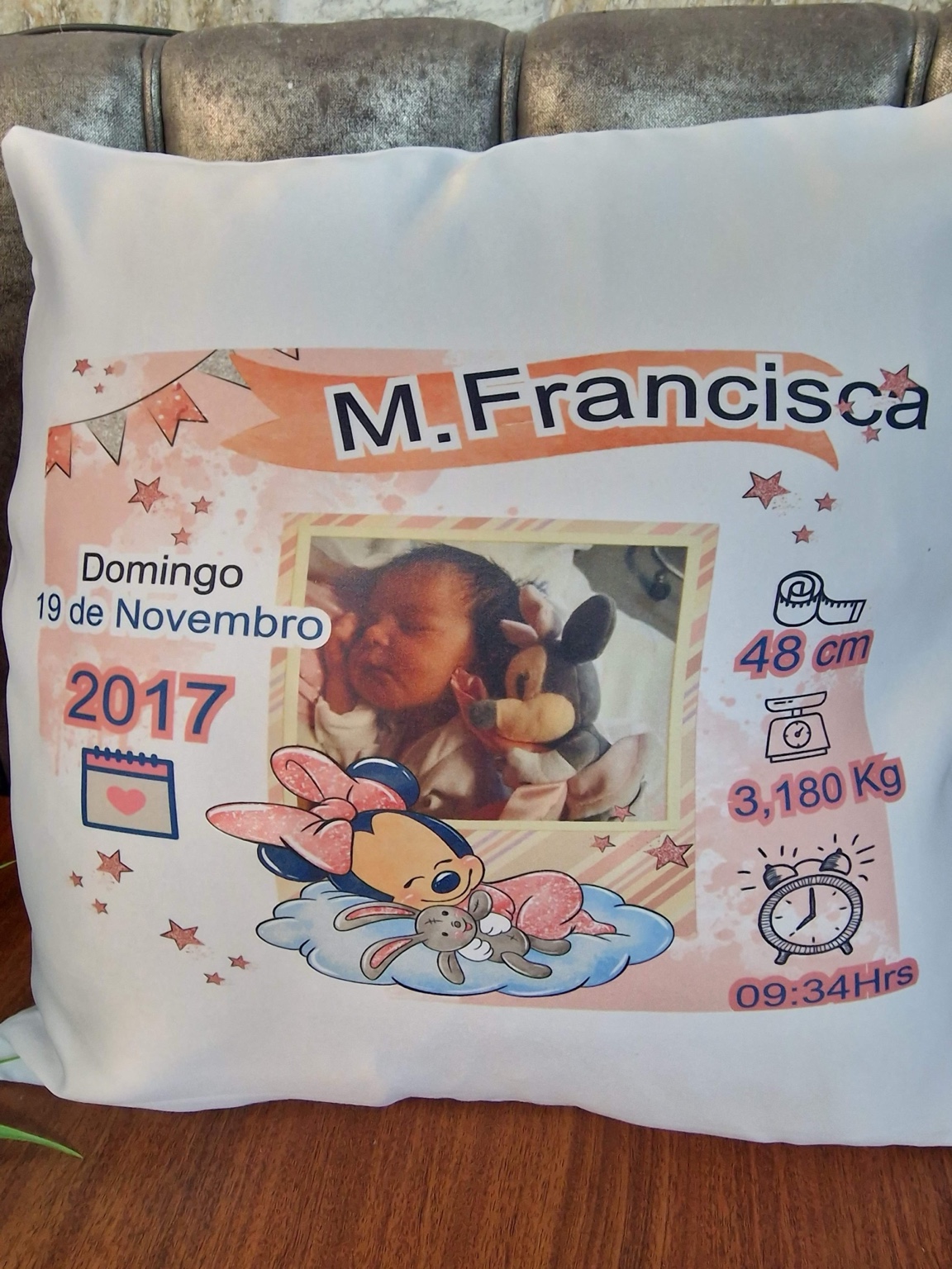 Almofada personalizada com fotografia e dados de nascimento