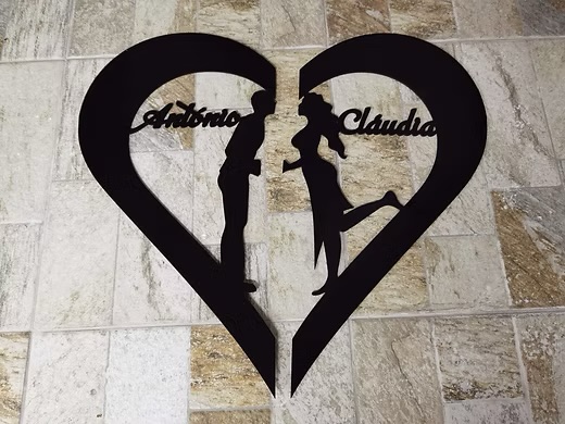 Coração de parede personalizado com nomes de casal